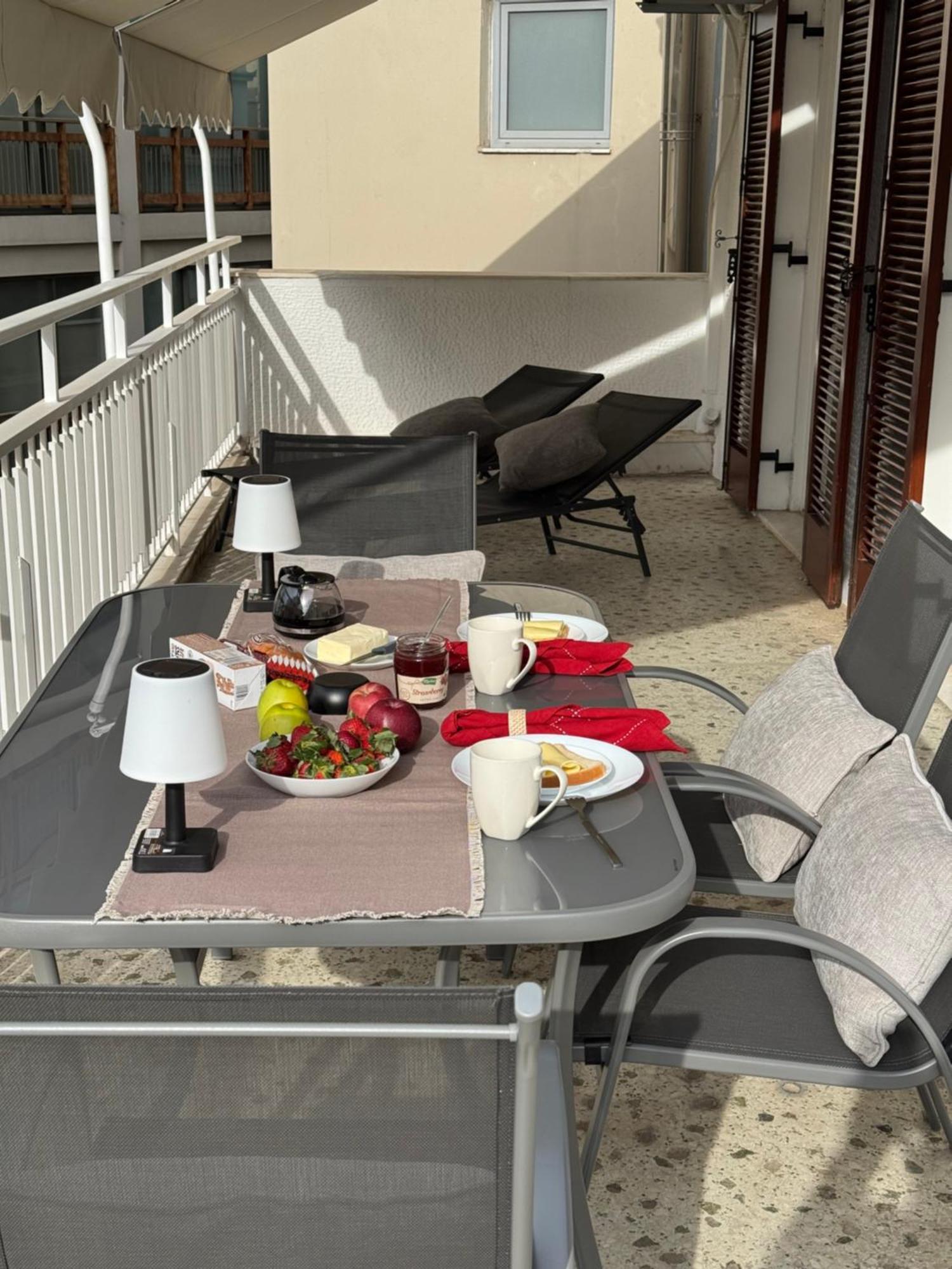 Living Near Acropolis By Sylvia Staikou 2Nd & 3D Floor Leilighet Athen Eksteriør bilde